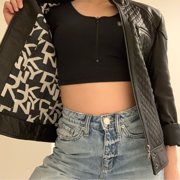 𖤐 REAL LEATHER DKNY JACKET 𖤐
— from old collection that is discontinued. - Picture 4 of 8